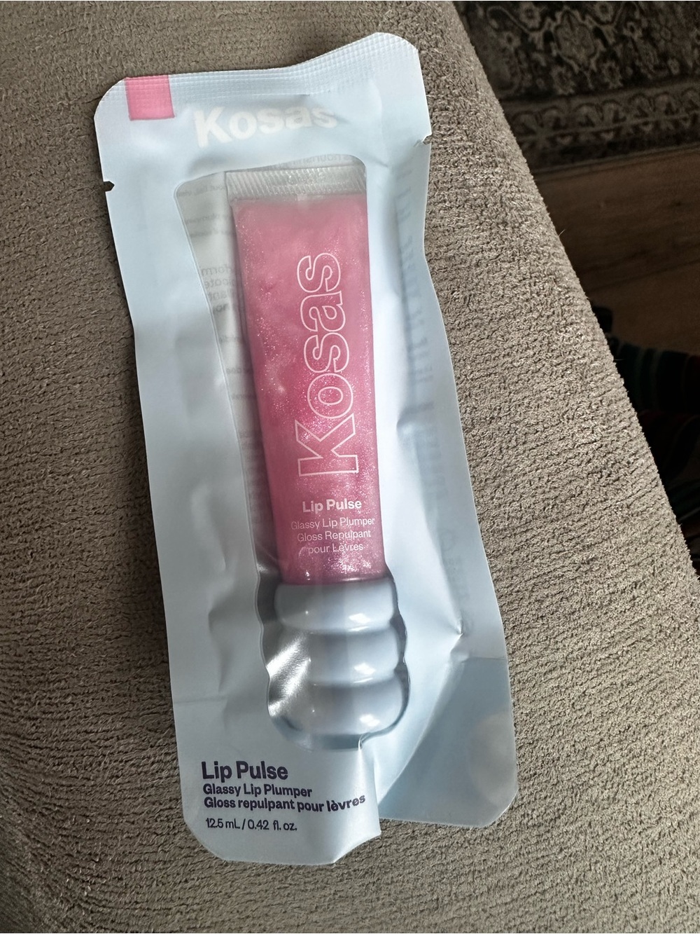 Kosas Aura Flare Lip Plumper – Iridescent Pink Shimmer